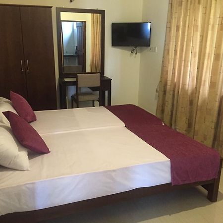 Hasara Villa One Polgasowita Ngoại thất bức ảnh