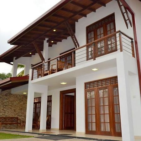 Hasara Villa One Polgasowita Ngoại thất bức ảnh