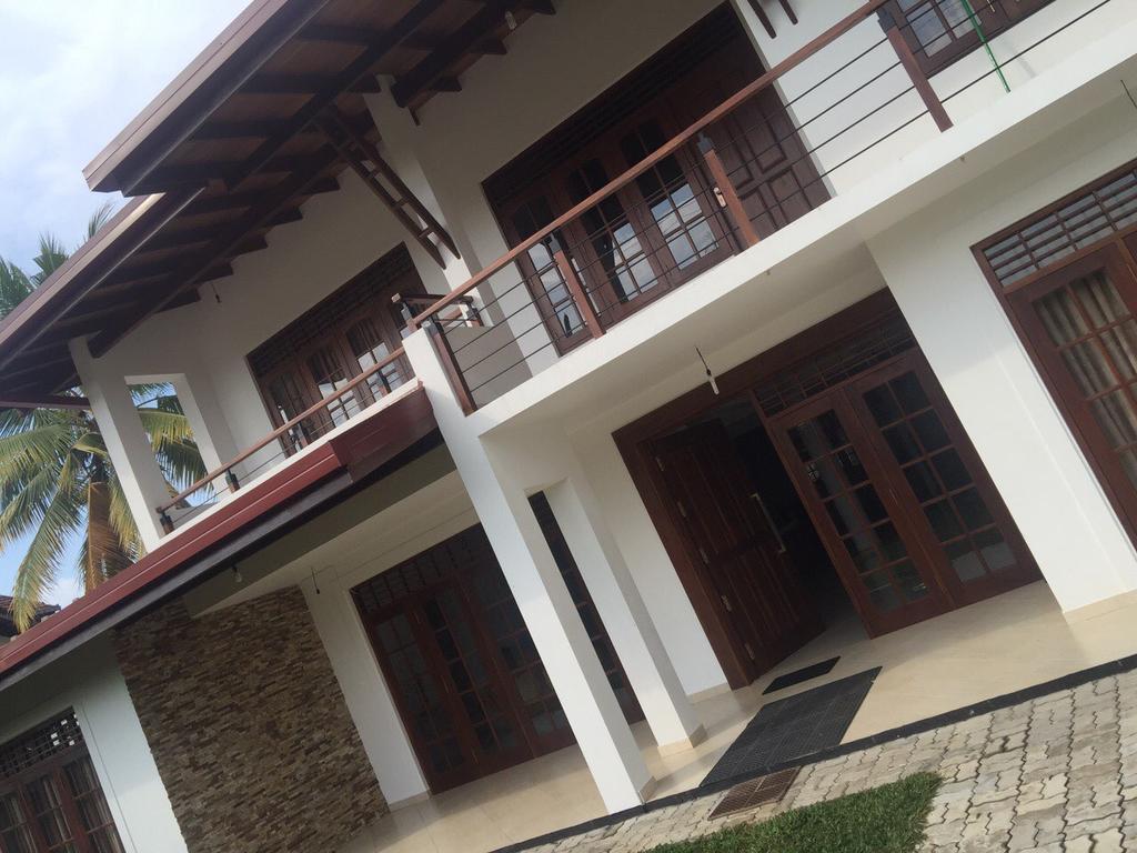 Hasara Villa One Polgasowita Ngoại thất bức ảnh