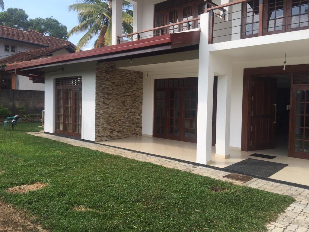 Hasara Villa One Polgasowita Ngoại thất bức ảnh