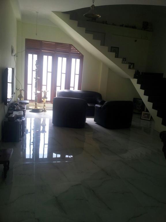 Hasara Villa One Polgasowita Ngoại thất bức ảnh